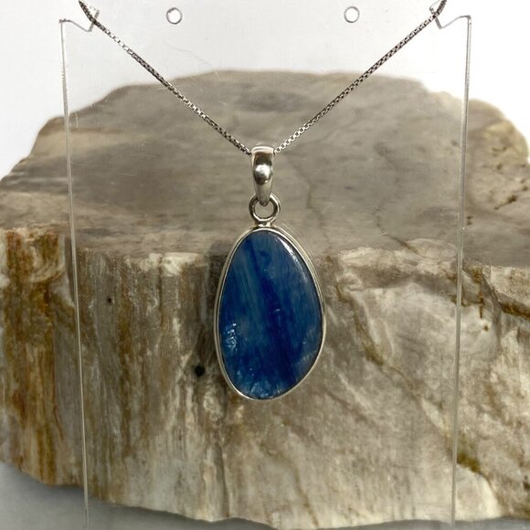 Sterling Silver 925 Bezel Set Blue Kyanite Pendant Necklace 18.75" Box Chain - Picture 2 of 16